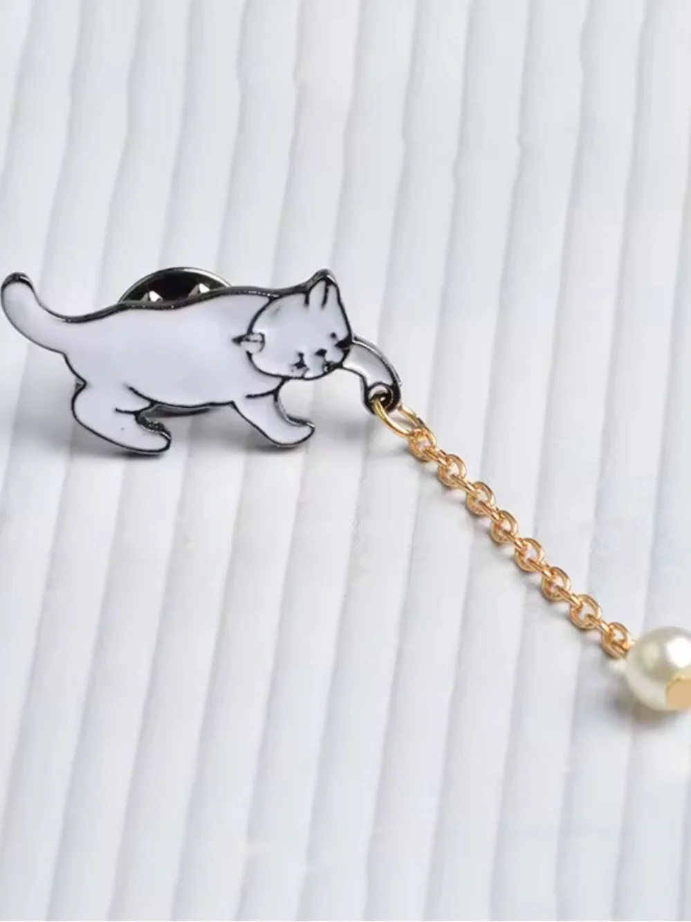 Anthropologie White Cat Enamel Brooch with Gold Tone Chain and Pearl
